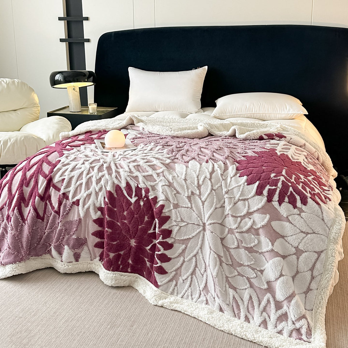 Neat Valley Tufted Polyester Blanket additional product photo