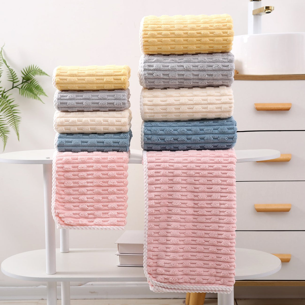 Neat Valley Grid-Textured Microfiber Bath Towel additional product photo