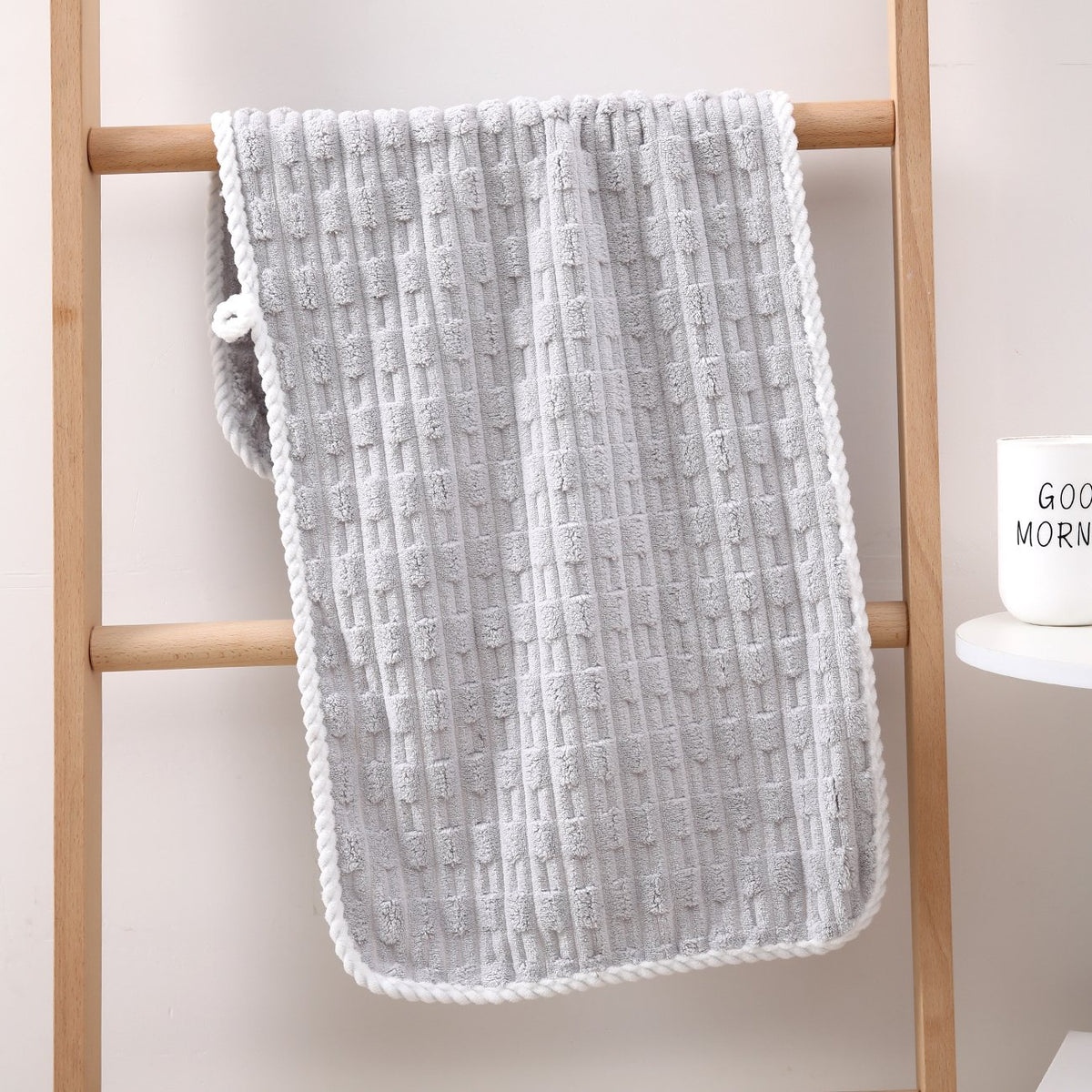 Neat Valley Grid-Textured Microfiber Bath Towel additional product photo