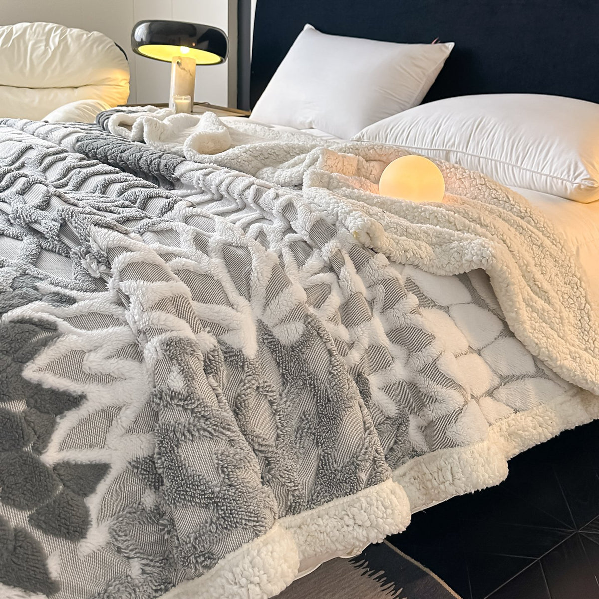 Neat Valley Tufted Polyester Blanket additional product photo