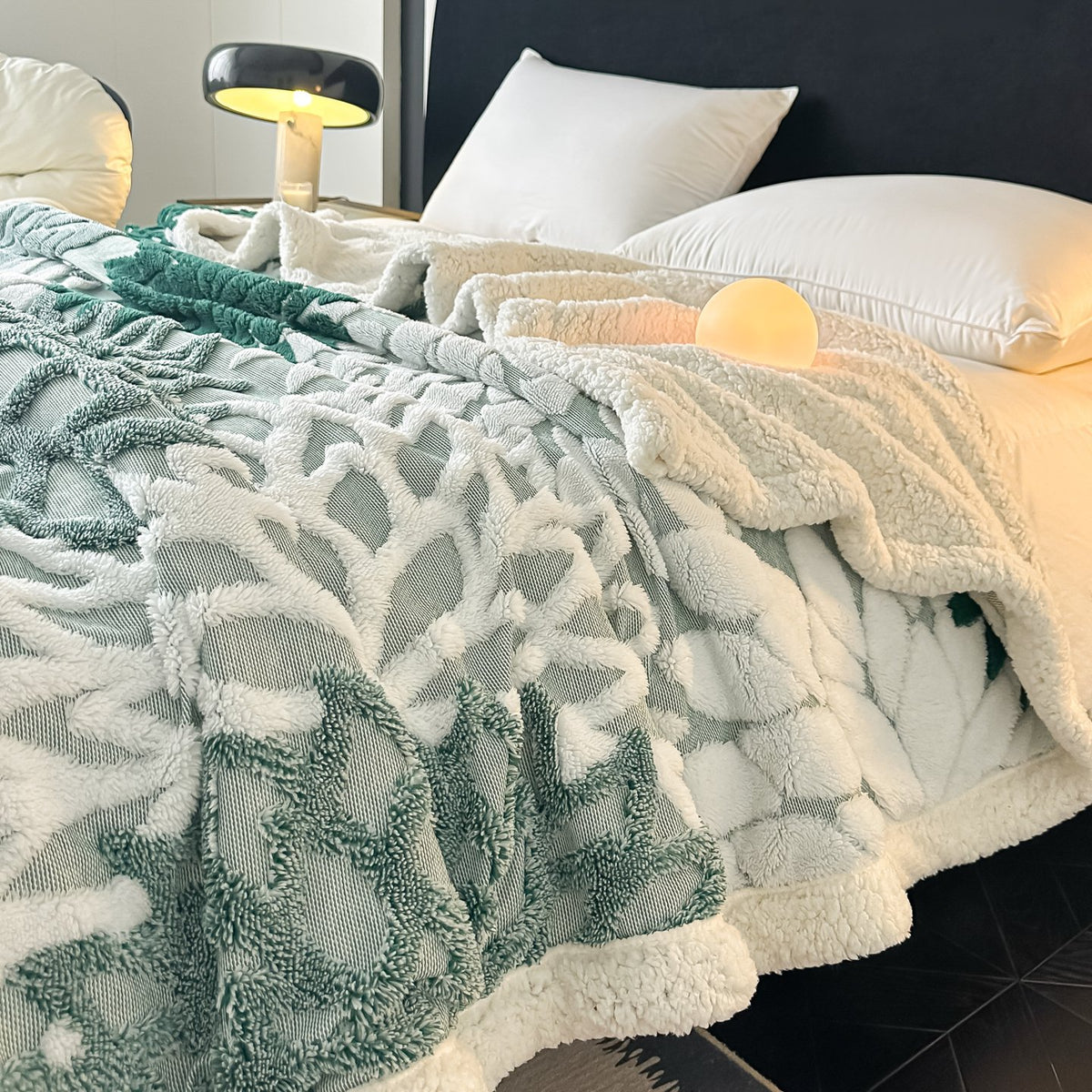 Neat Valley Tufted Polyester Blanket additional product photo